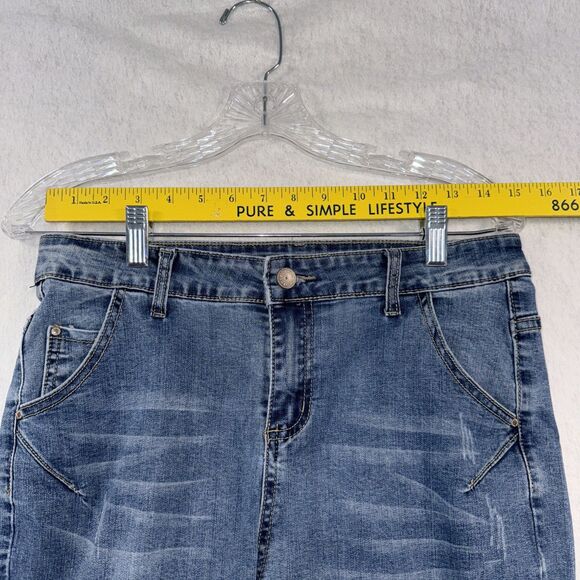 Fubu The Collection Distressed Cropped Jeans Mid Rise Size 30 Waist Y2K - Picture 9 of 11